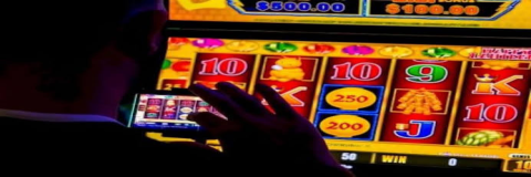 Raih Kemenangan Besar di Poker Online f08